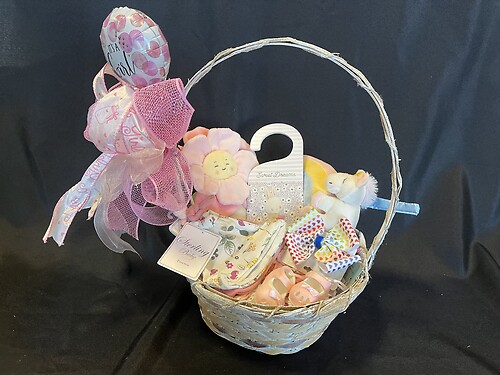 Baby Girl Basket (Deluxe)